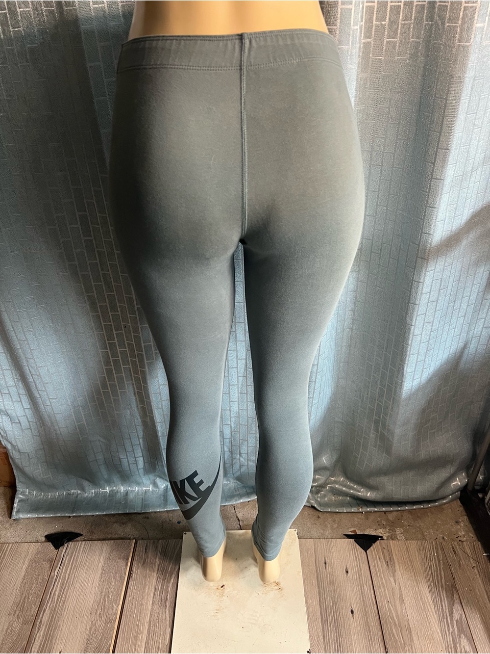 Nike Light Gray Logo High-Waist Leggings